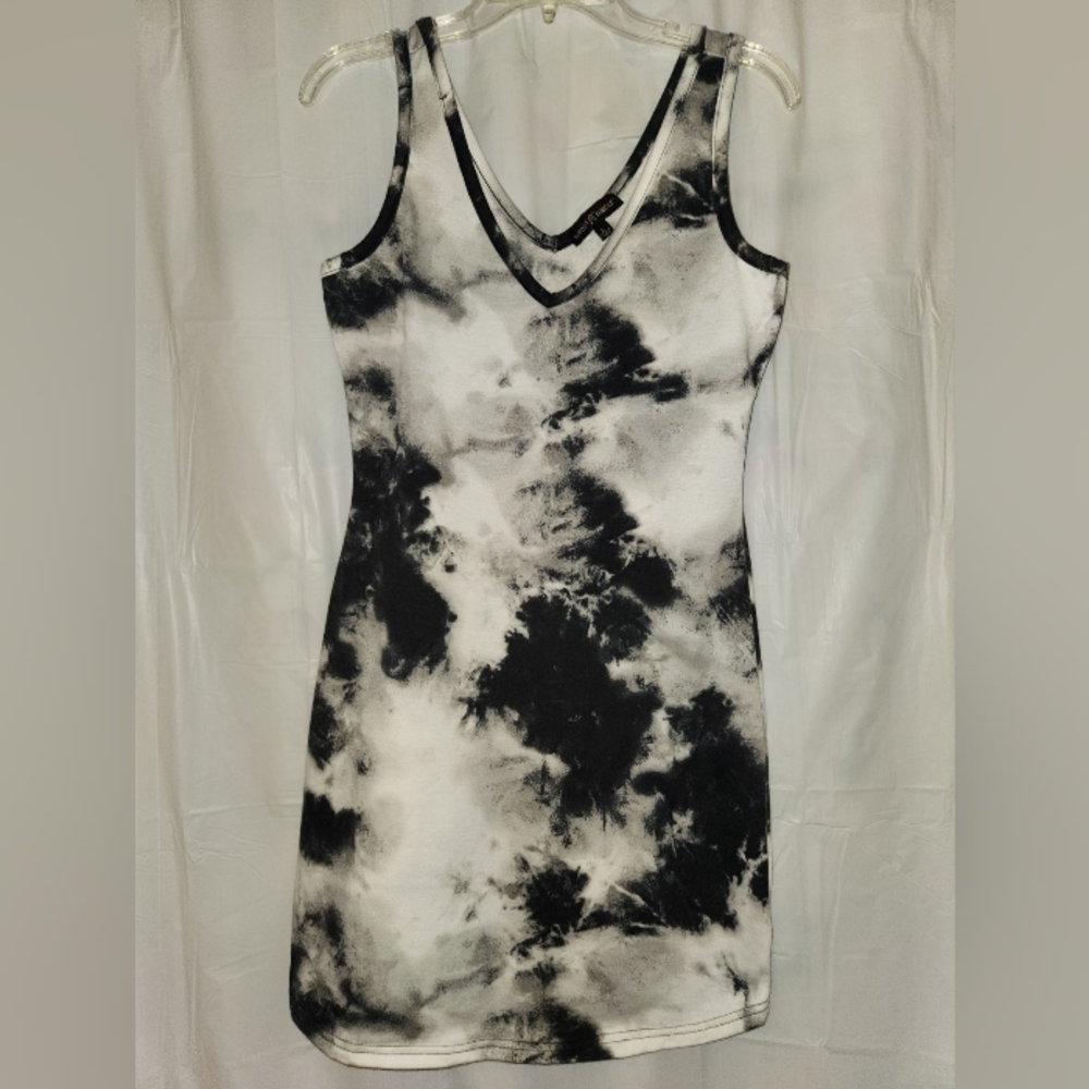 Almost Famous Black and White Tie Dye 2 Piece Dress Set - Picture 4 of 6